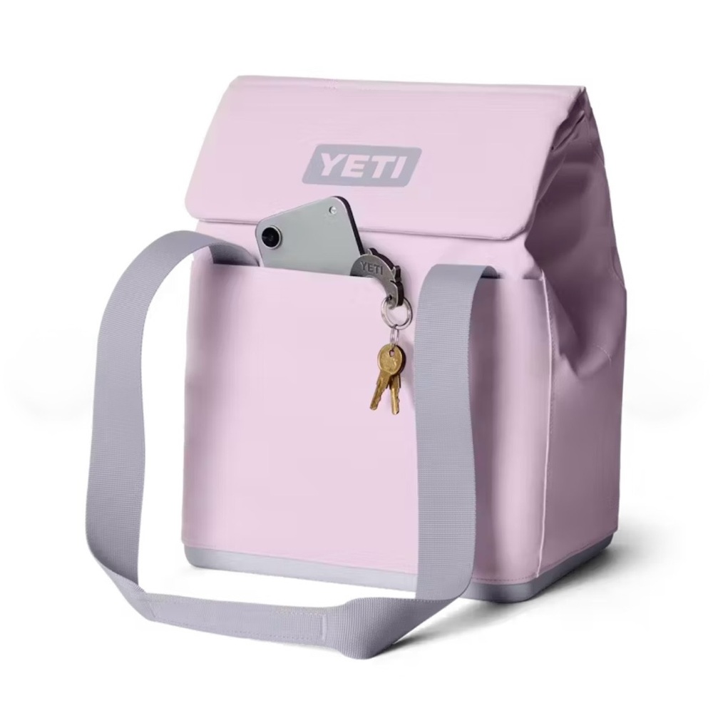 YETI Light Pink Travel Bagy
